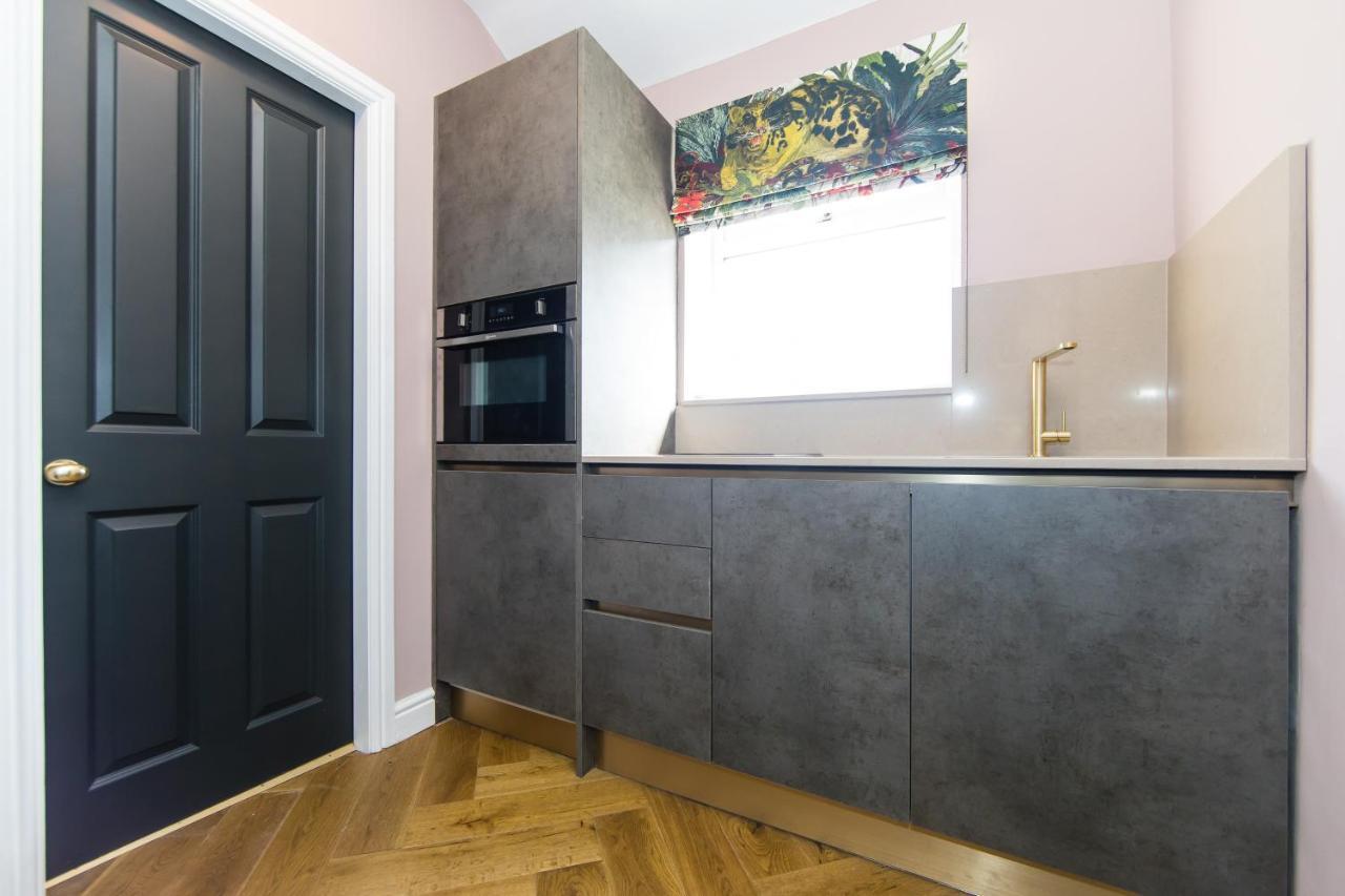 Dragon Villas By Maison Parfaite - Luxury Studios & Apartments - Harrogate Dış mekan fotoğraf
